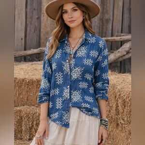 Berna Italia Cotton Chambray Embroidered Button Down Shirt Like New Small